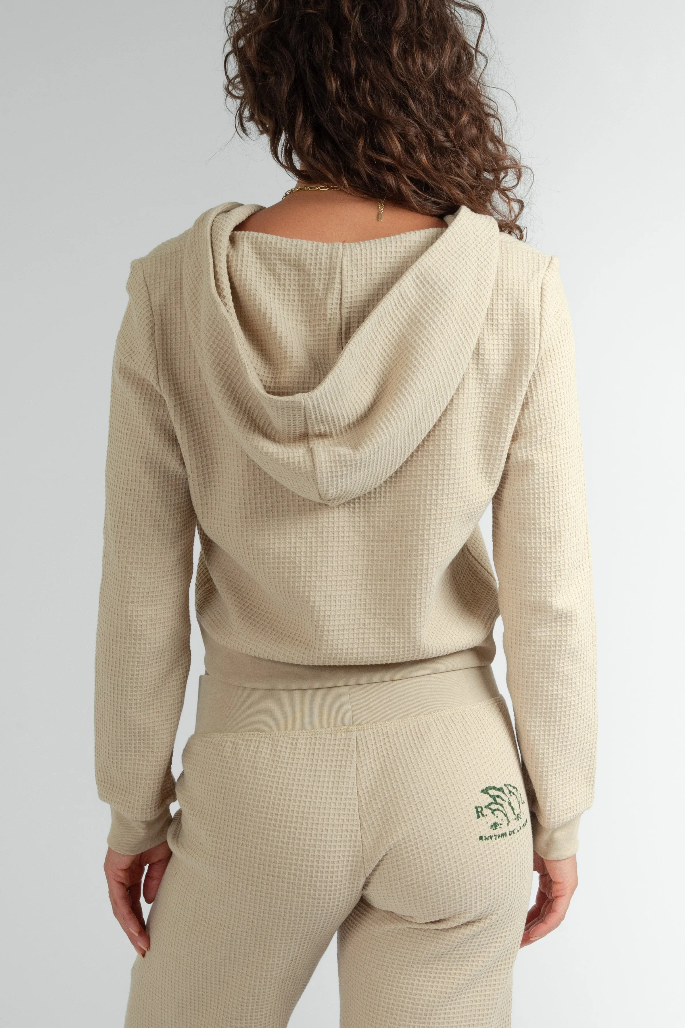 De La Mer Light Layers Fleece Sand